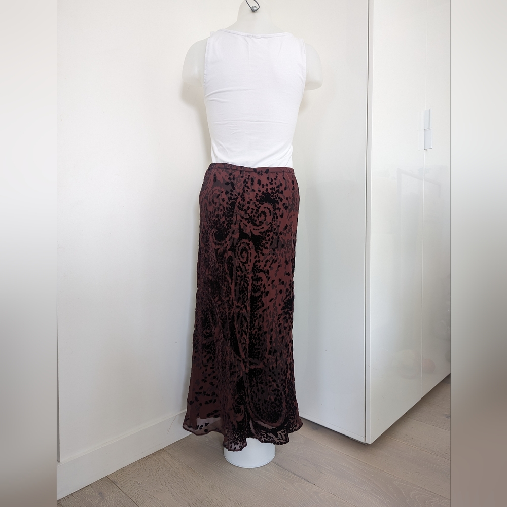 Vintage '90s Abstract Maroon/Burgundy Burn Out Velvet Skirt; Size S - Picture 6 of 9